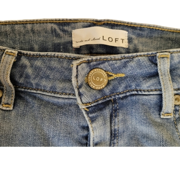 Loft Women's Curvy Skinny Crop Jean, Style #494746M, light blue wash, size 29/8 - Picture 3 of 6